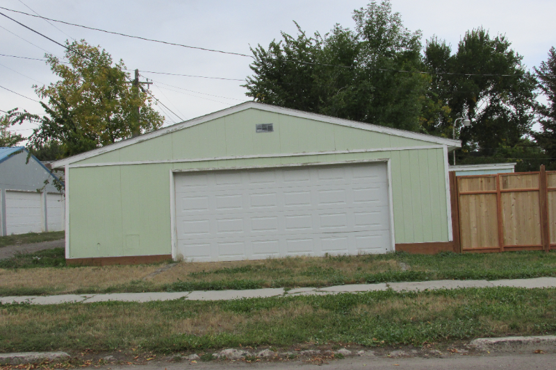 1001 5th Ave S - Photo 2 of 10
