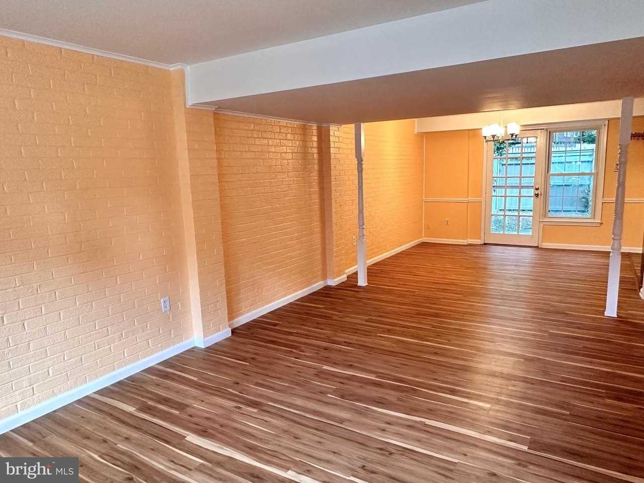 4311 Cedarlake Ct - Photo 4 of 24