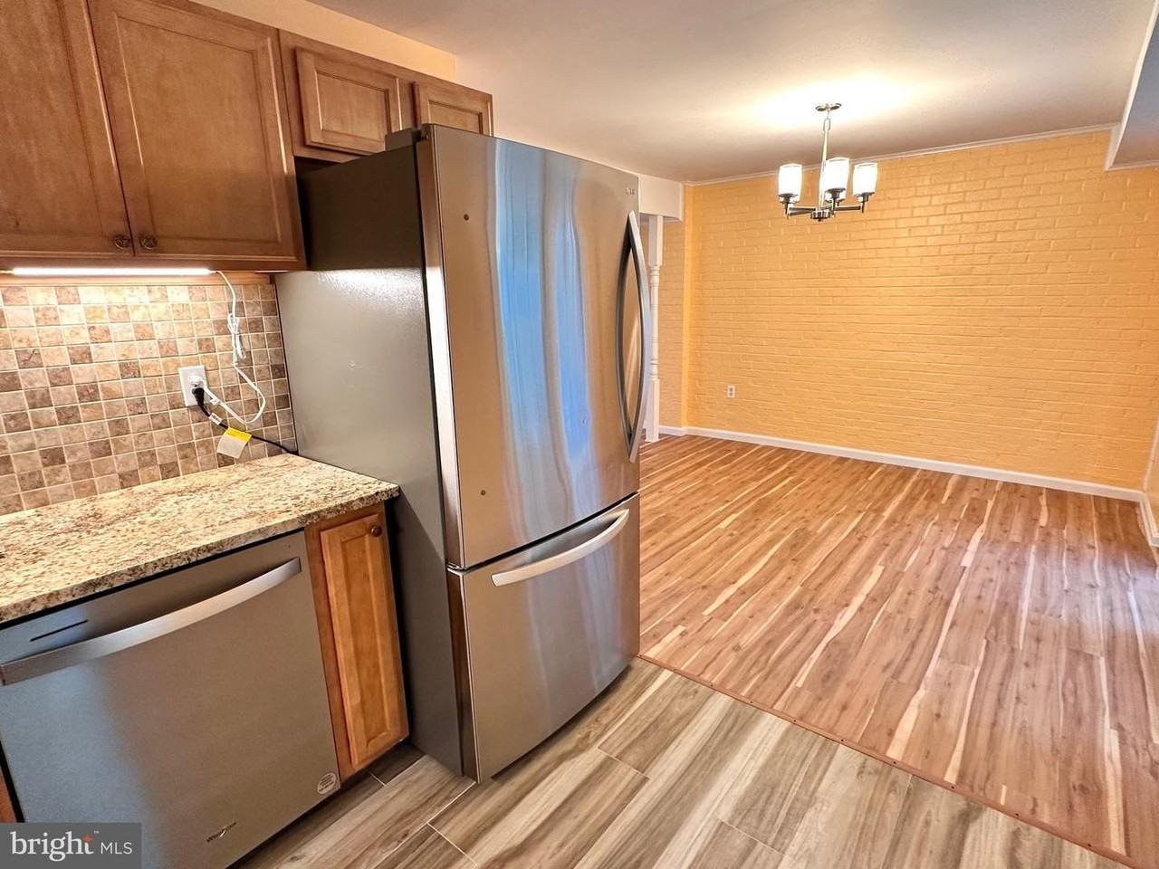 4311 Cedarlake Ct - Photo 6 of 24