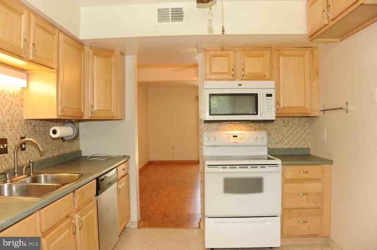 6612 Forbush Ct - Photo 4 of 19