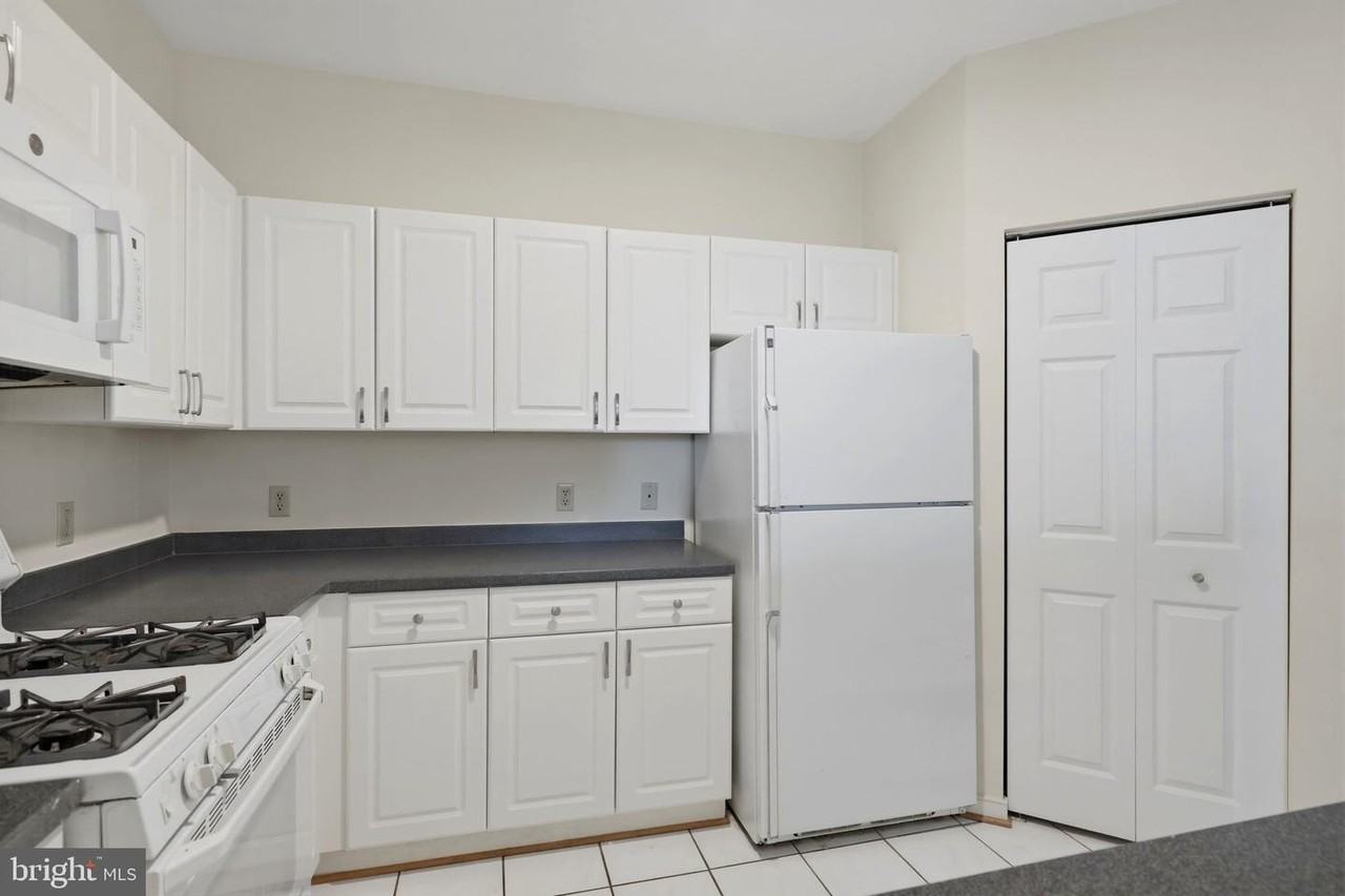 1625 International Dr - Photo 4 of 42