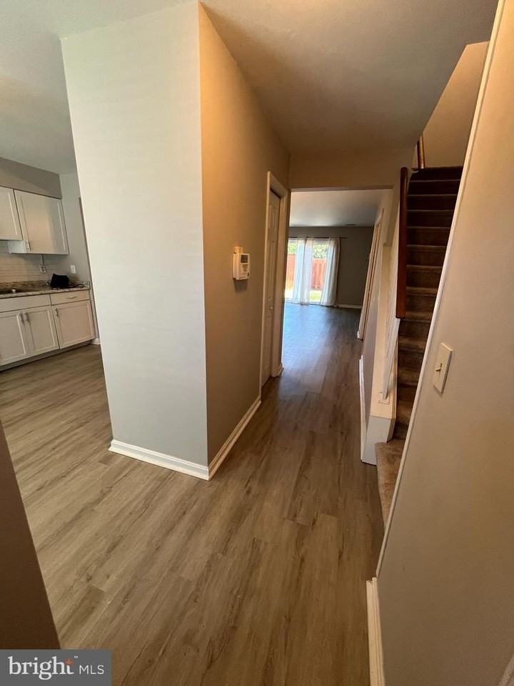 10606 Greta Lynn Ct - Photo 3 of 18