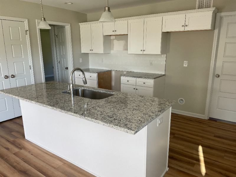 212 Mitchiner St - Photo 2 of 10