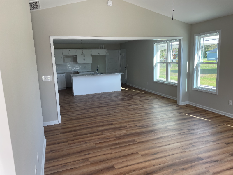 212 Mitchiner St - Photo 4 of 10