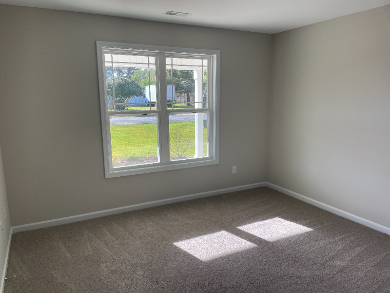 212 Mitchiner St - Photo 7 of 10