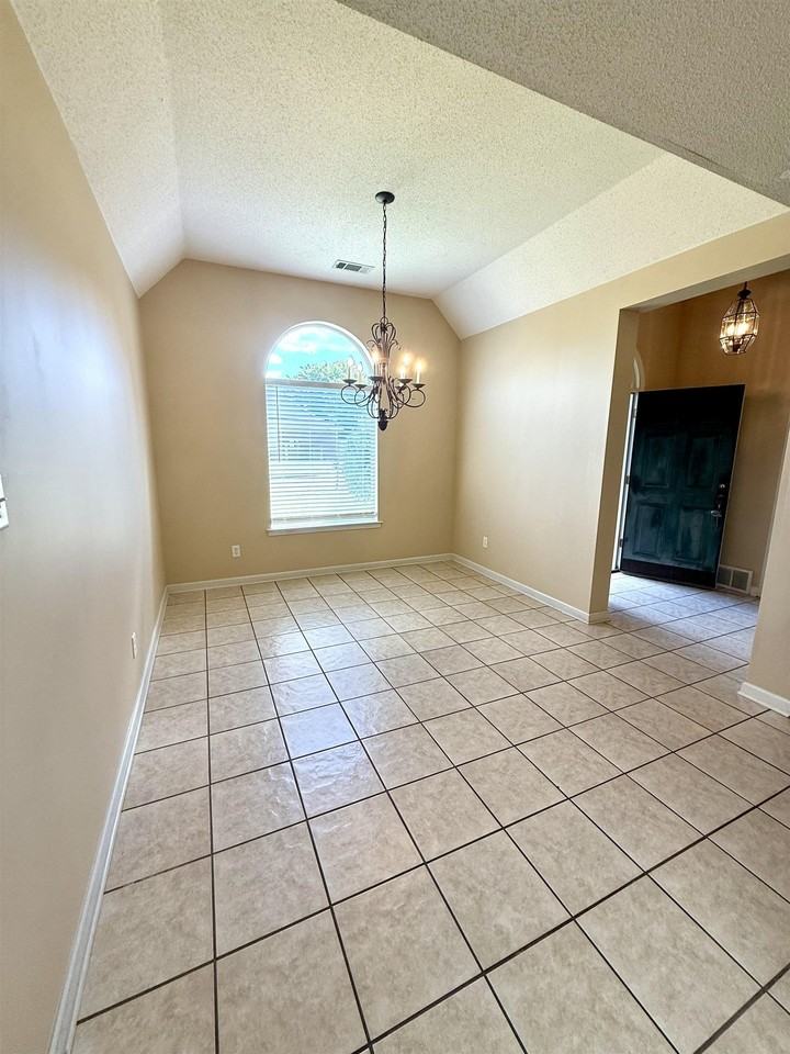 9192 Speerberry Ln - Photo 5 of 16