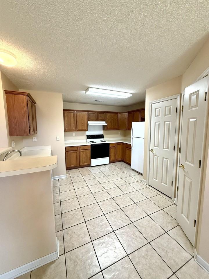 9192 Speerberry Ln - Photo 7 of 16