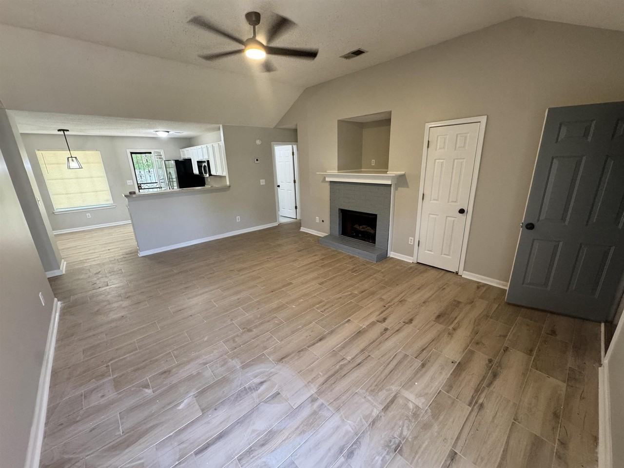 6628 Whitten Grove Dr - Photo 2 of 10