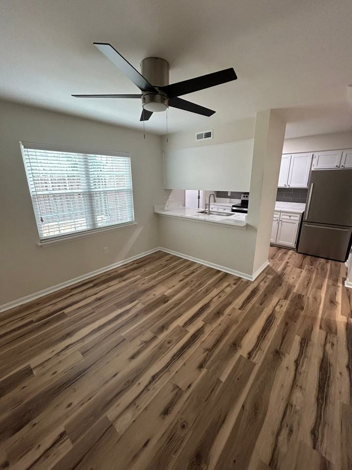 1026 Hunters Trce - Photo 3 of 14