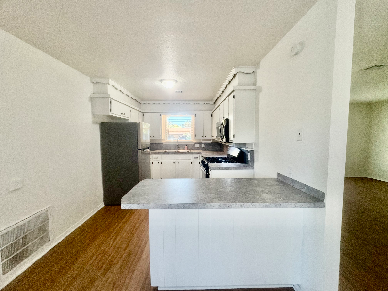 1321 W Pittsburg St - Photo 7 of 20