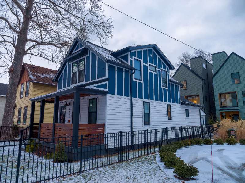 2465 Tremont Ave - Photo 3 of 18