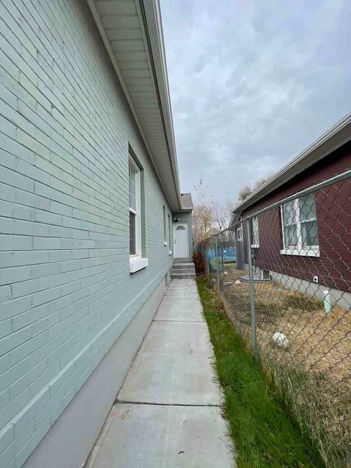 2227 Quincy Ave #2 - Photo 2 of 9