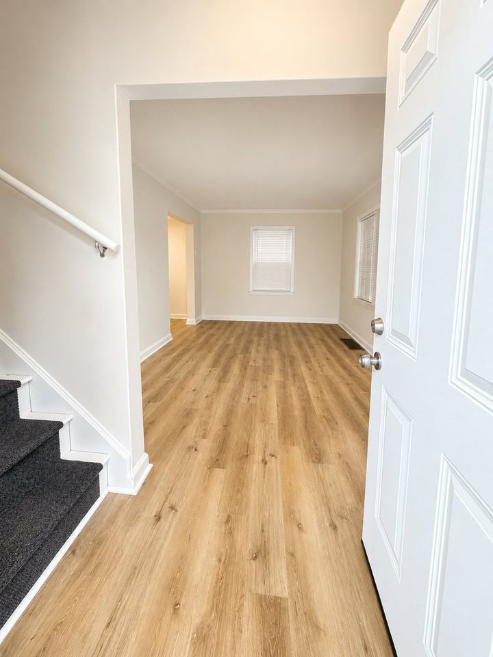 6703 Walrond Ave - Photo 2 of 15