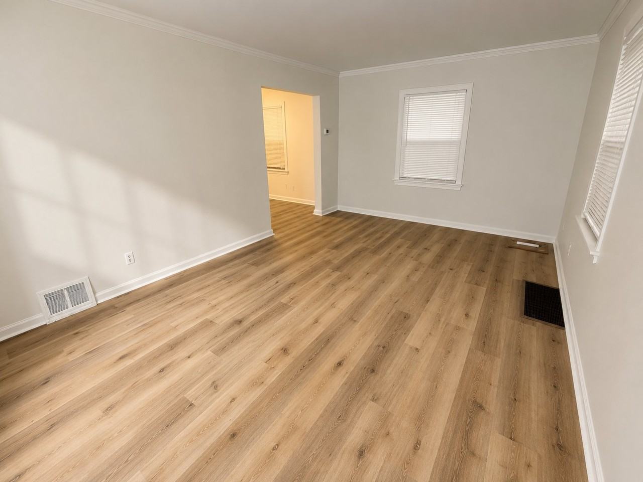 6703 Walrond Ave - Photo 3 of 15