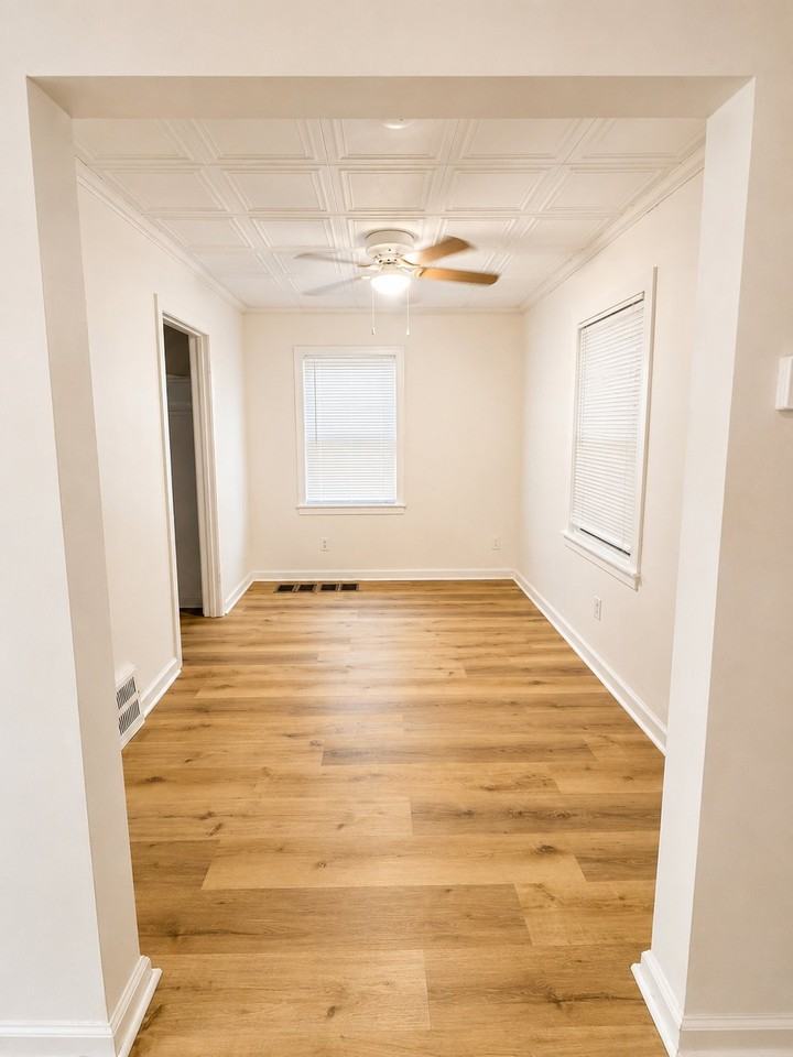 6703 Walrond Ave - Photo 4 of 15