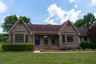 140 Thomas Dr - Photo 1 of 1