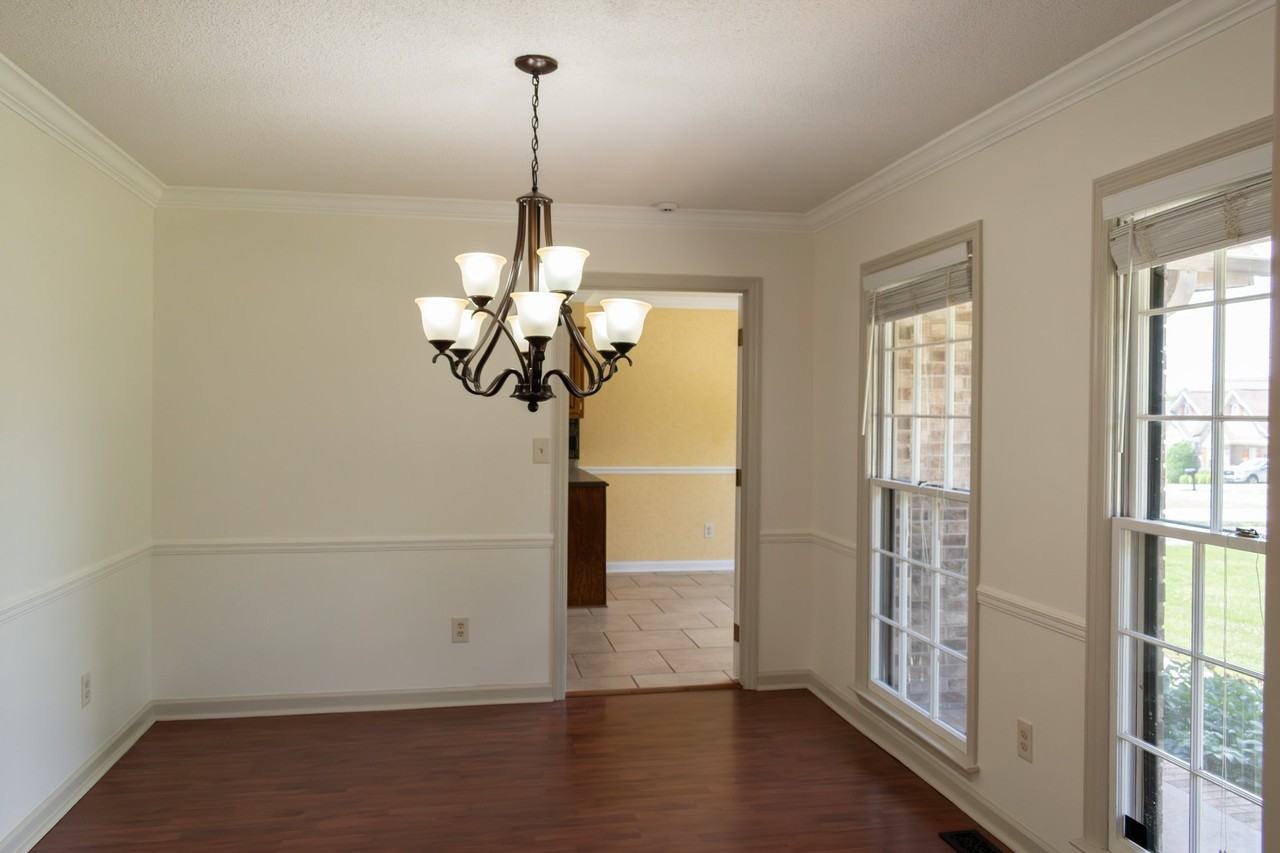140 Thomas Dr - Photo 6 of 20