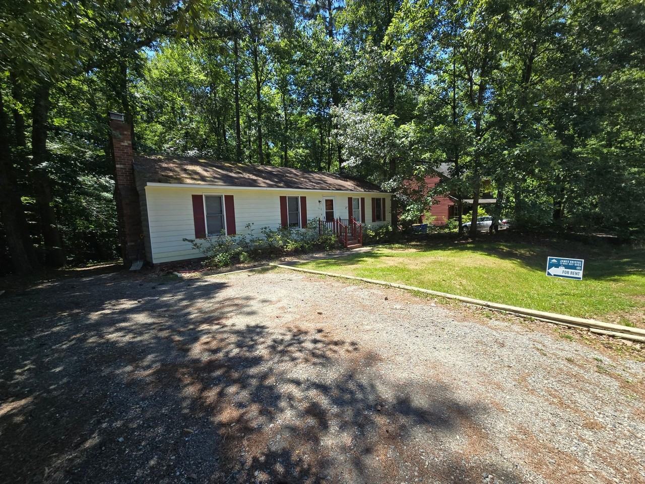 1612 Celia Cres - Photo 2 of 8