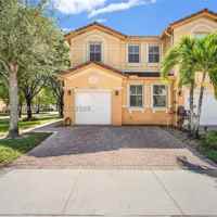 featured image of 10902 Nw 79th St #10902