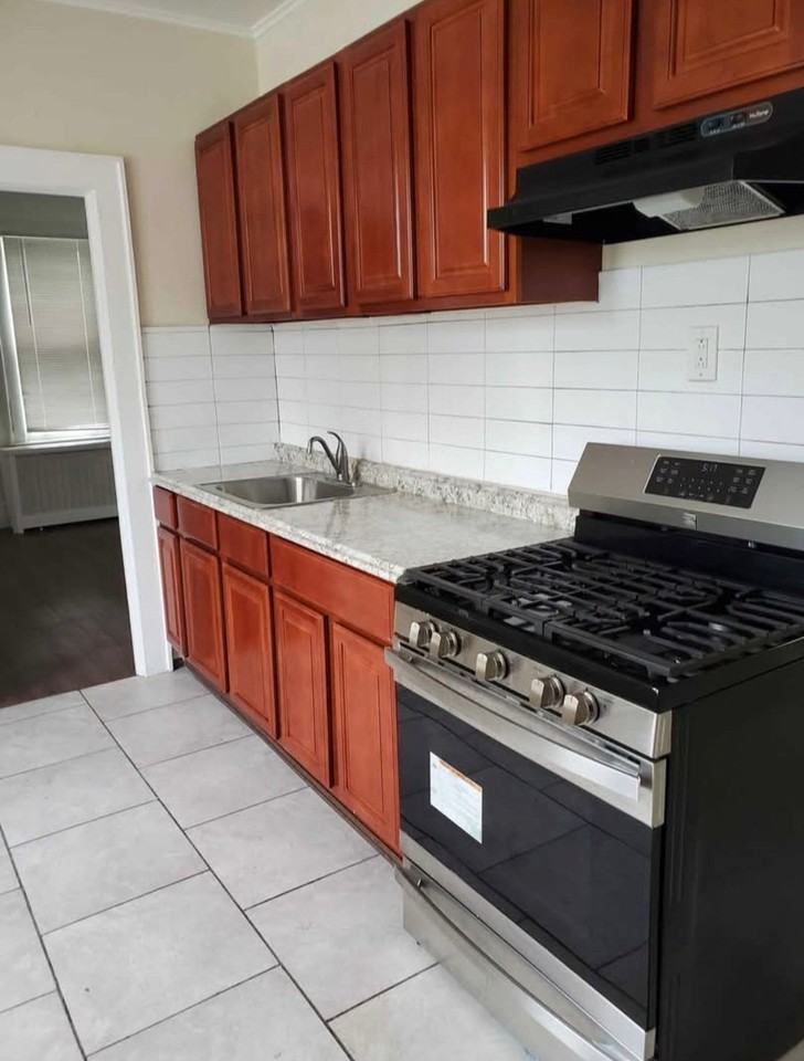 71 Laventhal Ave - Photo 3 of 4