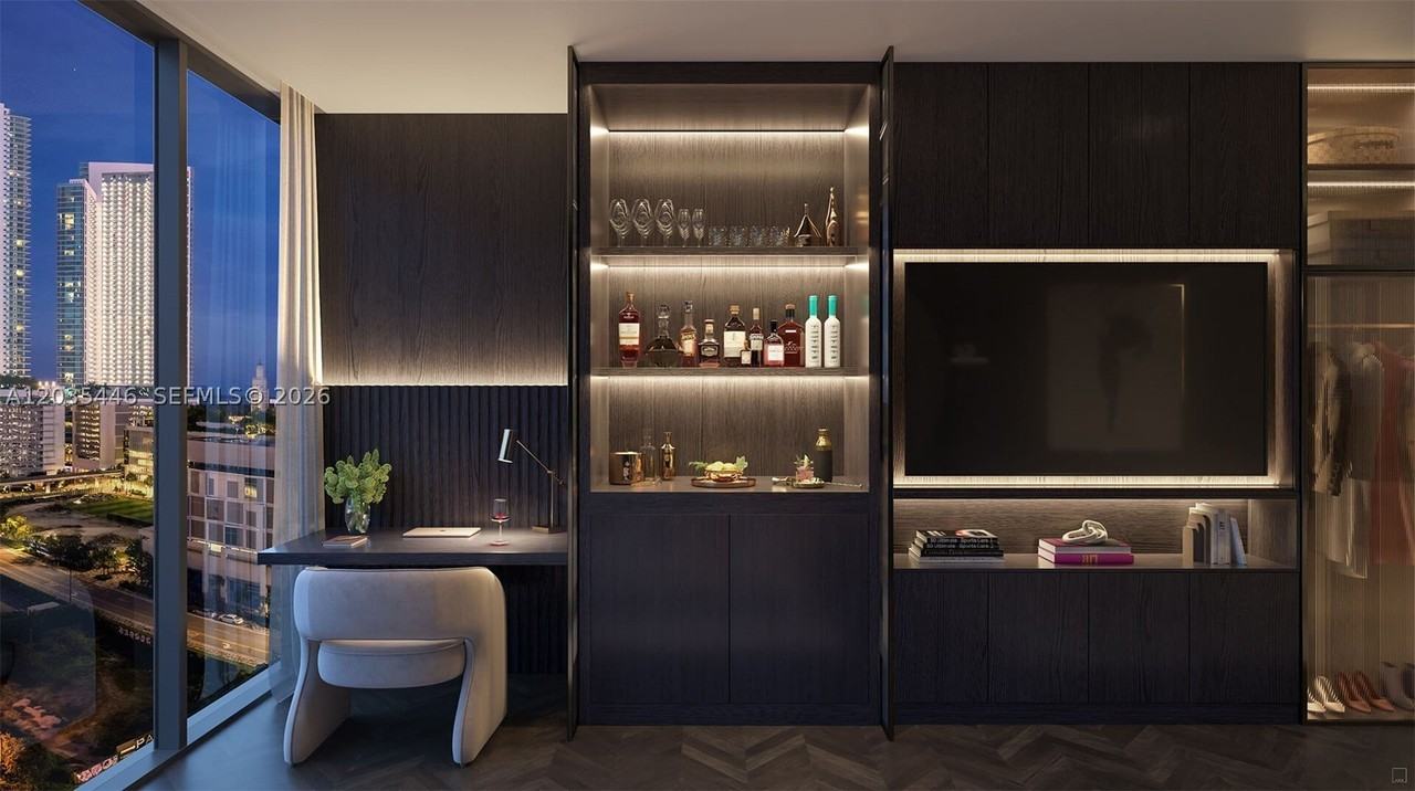 22 Ne 11th St #EX11 - Photo 2 of 4