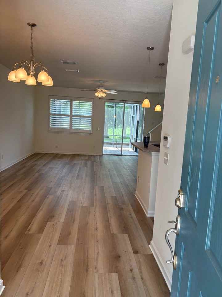 654 Mount Olympus Blvd - Photo 7 of 10