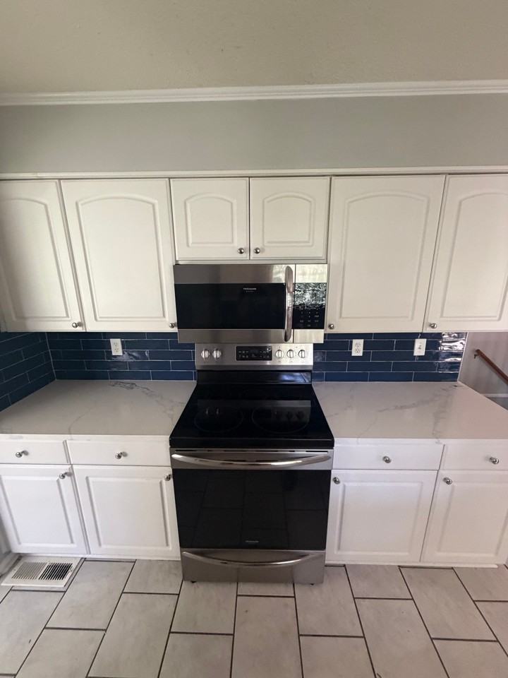 11480 Bainbridge Dr - Photo 3 of 14