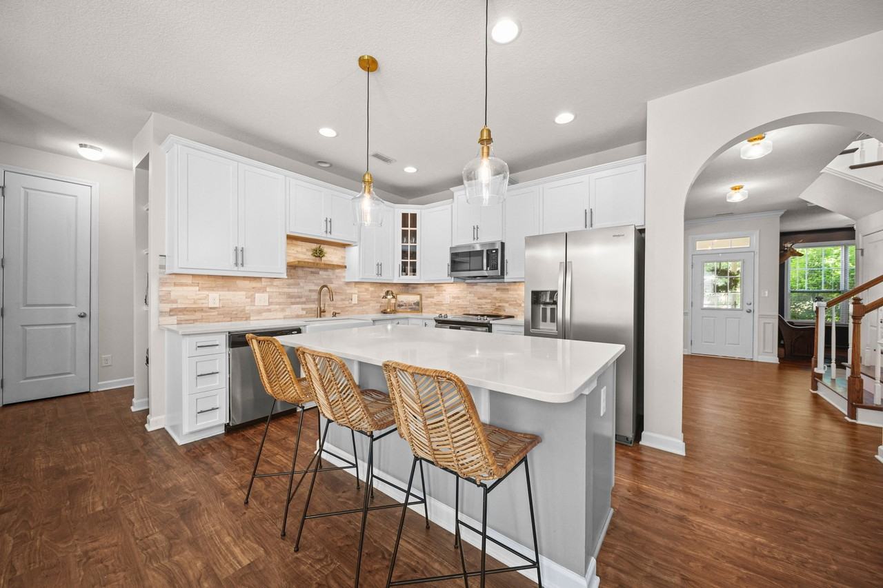 1113 Mckee Farm Ln - Photo 2 of 18