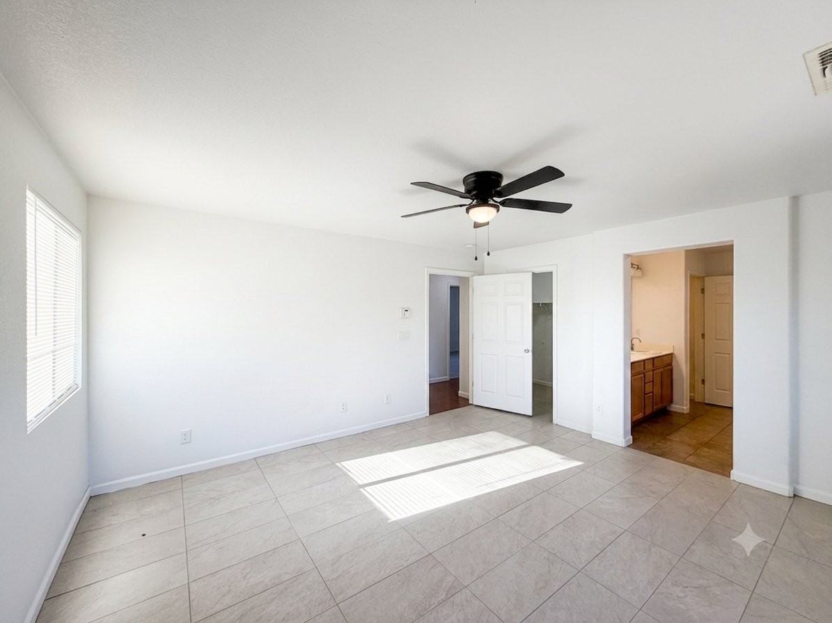 4582 E Burns Ave - Photo 4 of 9