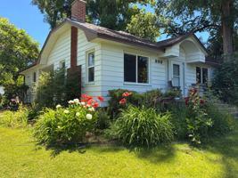 featured image of 830 S Center St