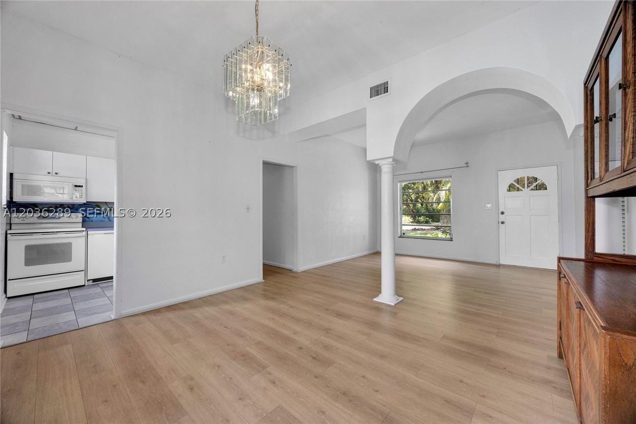5971 Sw 48th St - Photo 2 of 25