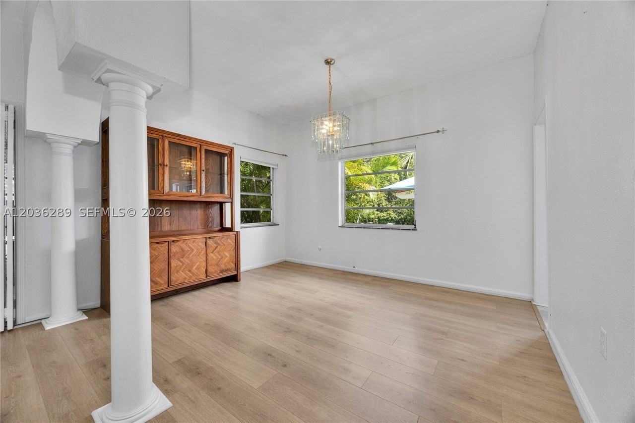 5971 Sw 48th St - Photo 4 of 25