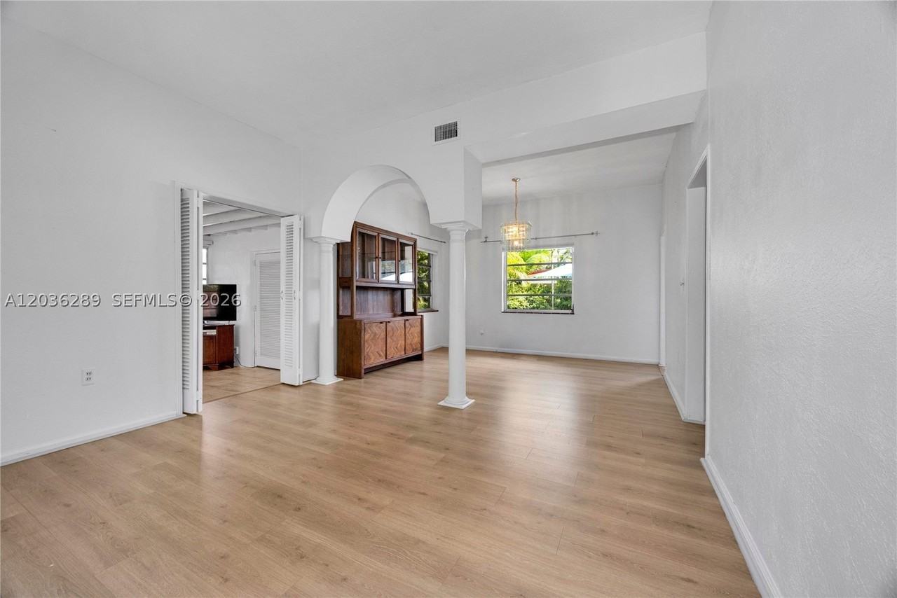 5971 Sw 48th St - Photo 5 of 25