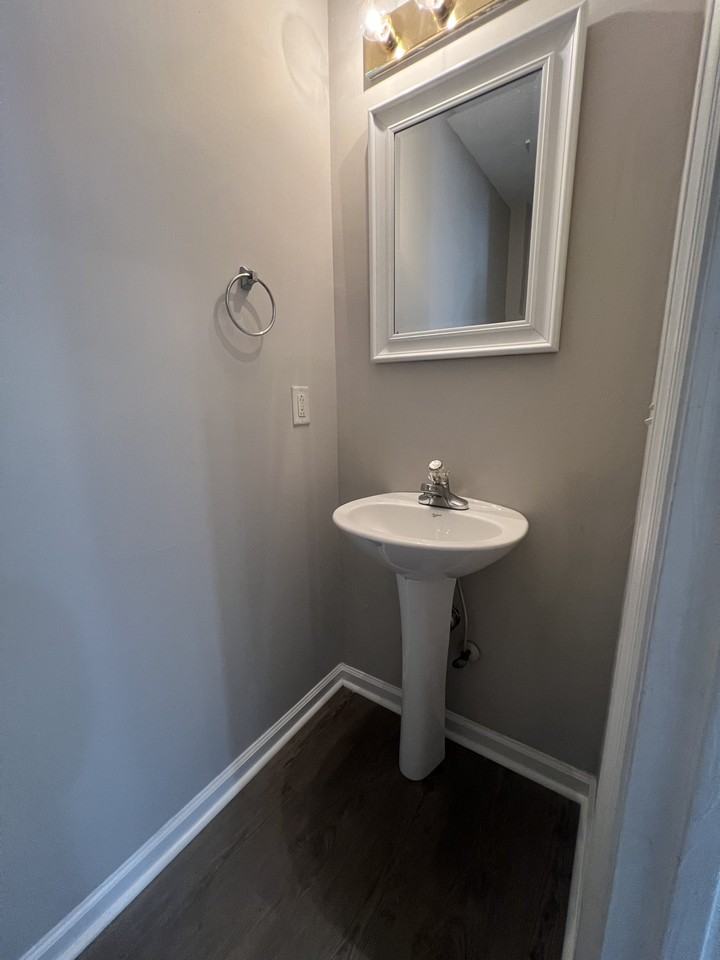 2812 Hydes Ferry Rd - Photo 4 of 20