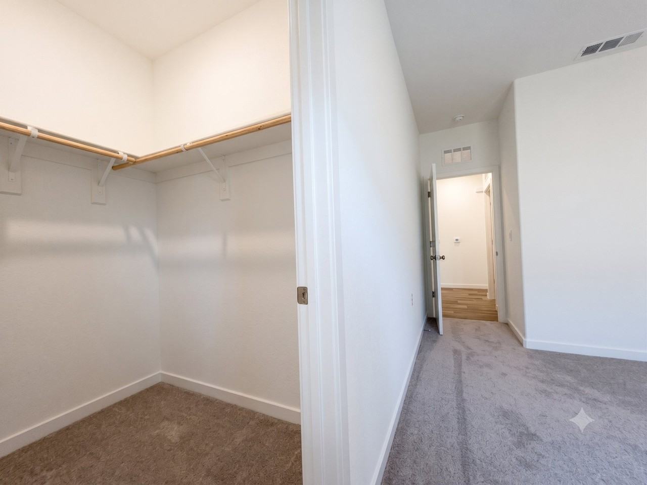 3323 N Contessa Ave - Photo 4 of 11