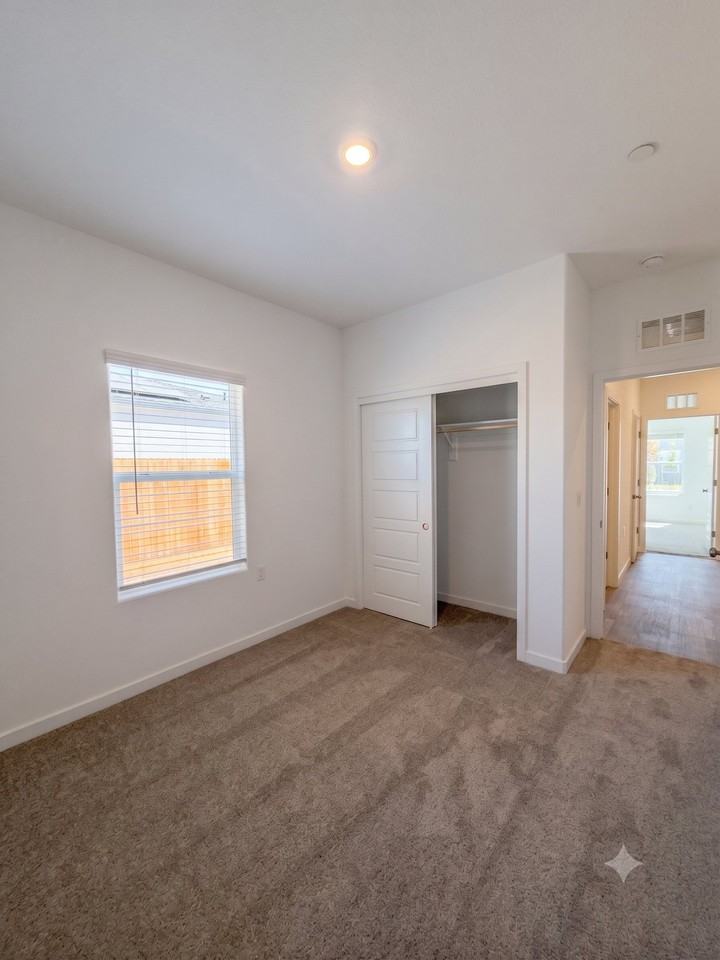 3323 N Contessa Ave - Photo 7 of 11