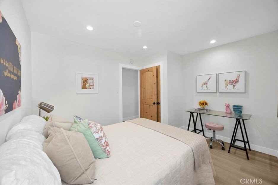 8326 Fontainbleau Way - Photo 2 of 11