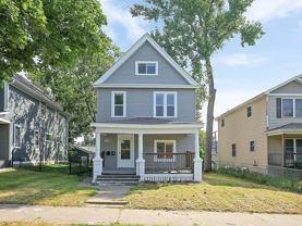 2124 Fremont Ave N - Photo 1 of 1