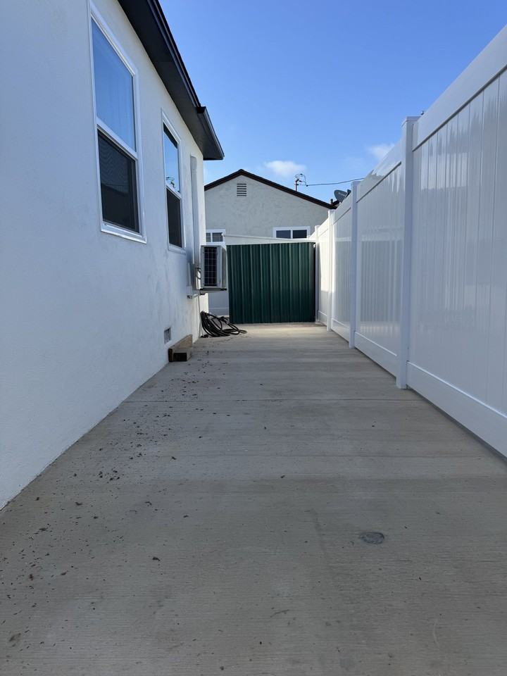 15216 Cimarron Ave - Photo 2 of 20