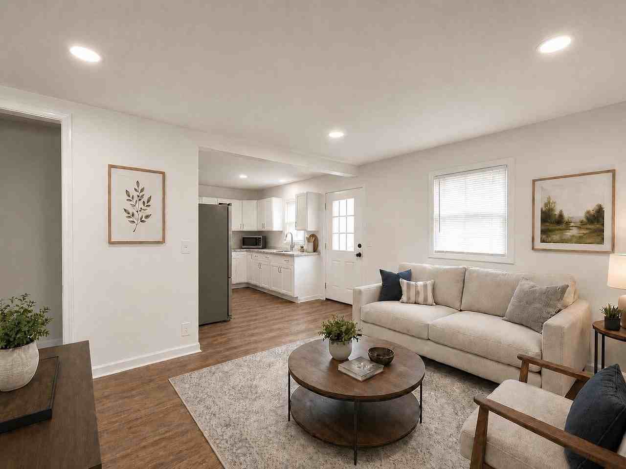 4235 Rookwood Ave - Photo 3 of 17
