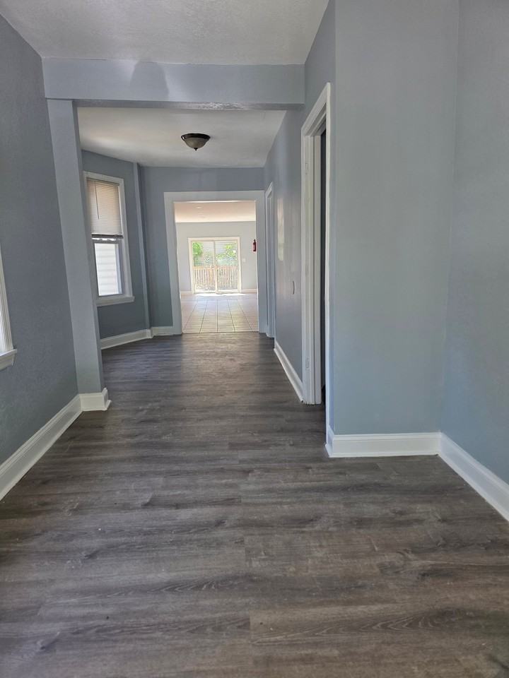 119 Evergreen Ave - Photo 2 of 14