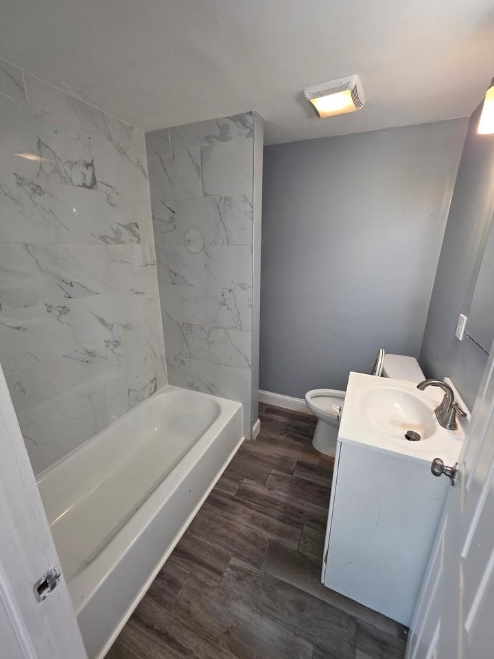 119 Evergreen Ave - Photo 3 of 14