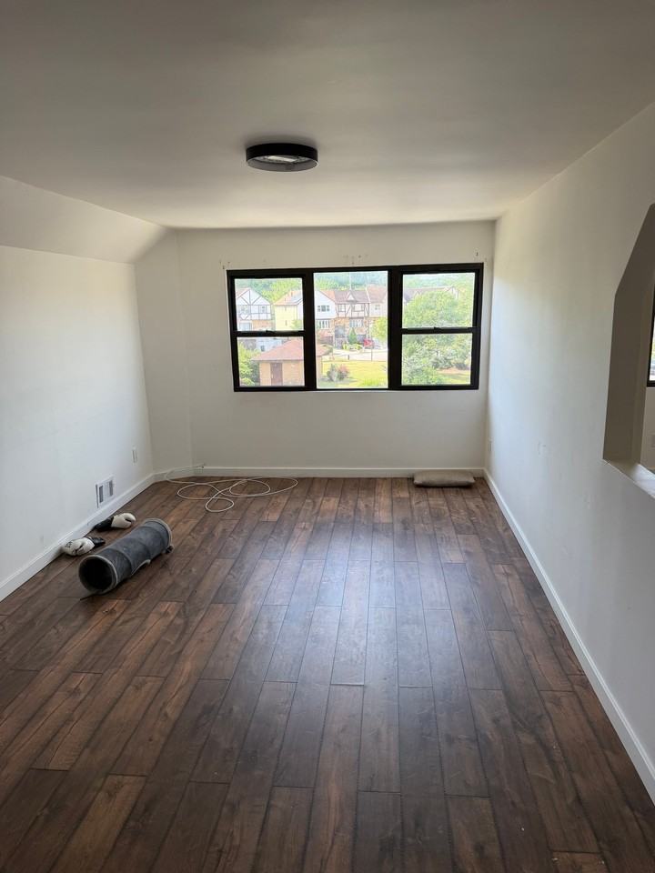 37 Richard Ln #3 - Photo 2 of 6