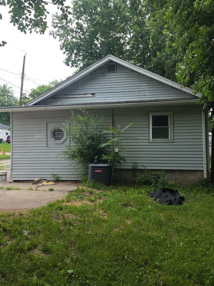 132 N 23rd Pl - Photo 2 of 20