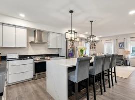 featured image of 169 W 9th St