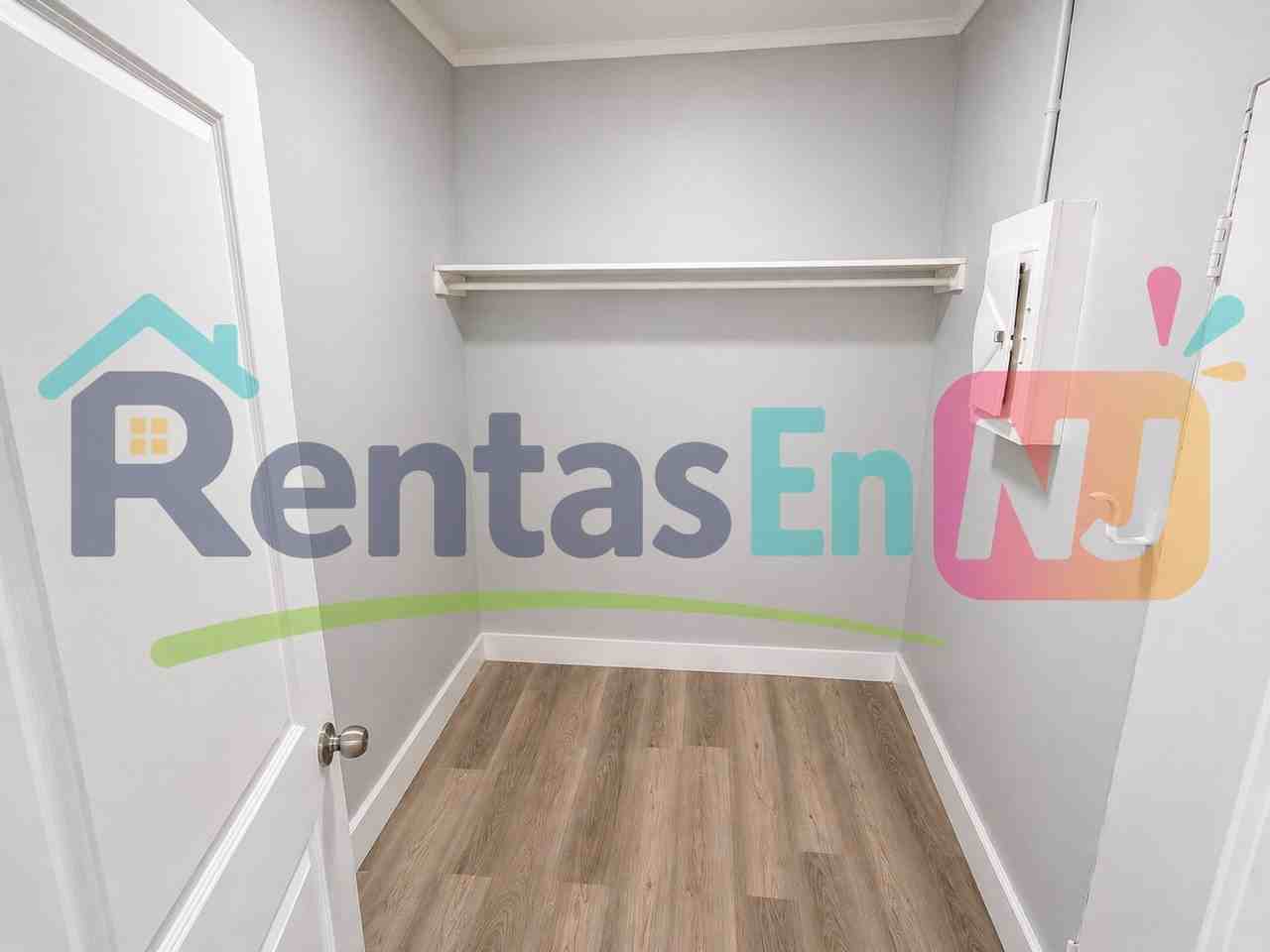 168 Bloomfield Ave #2L - Photo 3 of 6