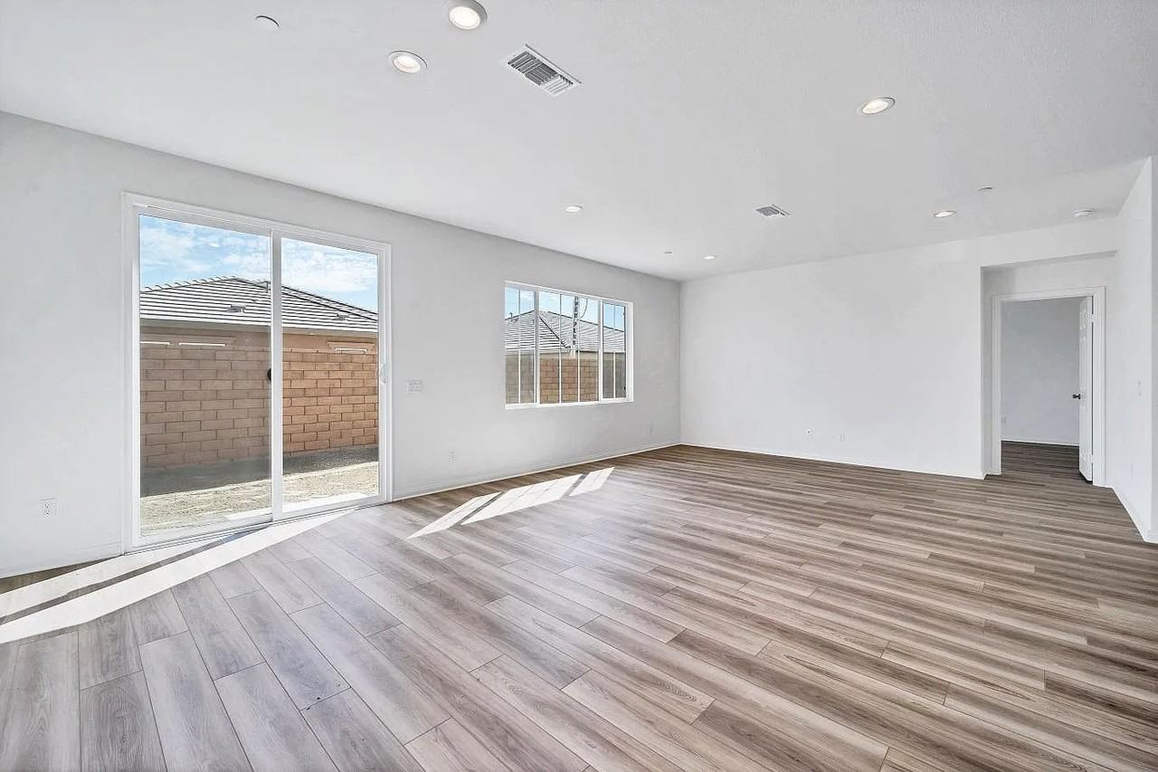 3315 S Primerose Dr - Photo 6 of 13