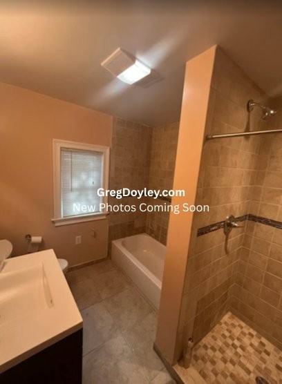 389 Jefferson Ave - Photo 2 of 5
