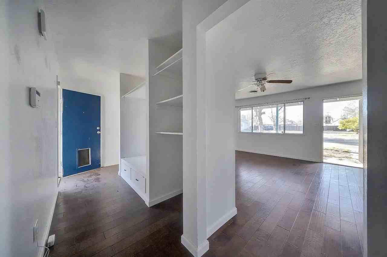 1101 Snead Dr - Photo 6 of 7