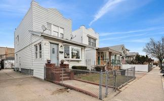 featured image of 2133 Hendrickson St #1